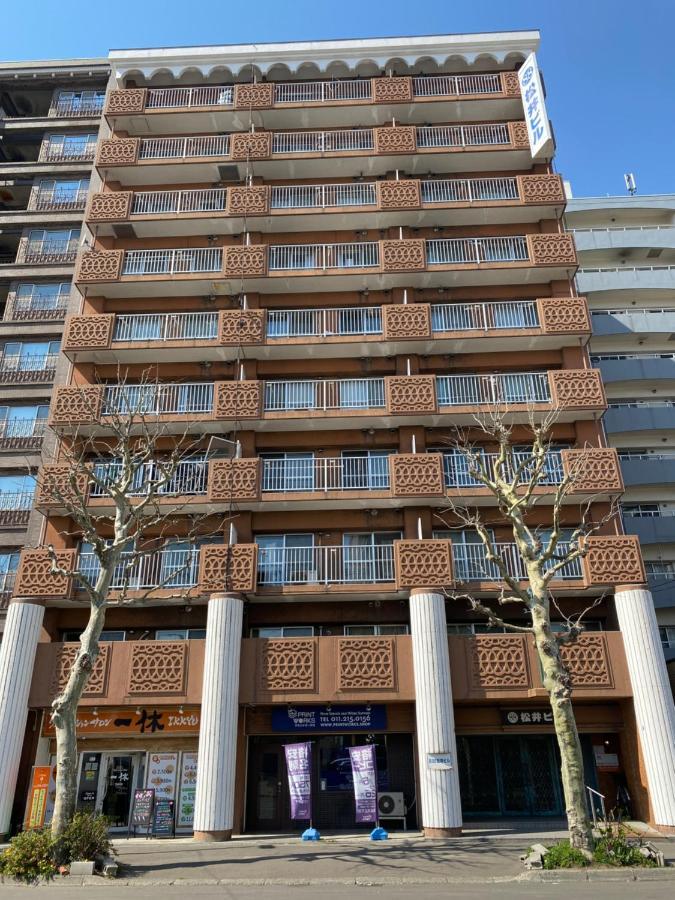 東本願寺前すすきのスーペリア: 7名様までの広々空間 Apartment Sapporo Exterior photo
